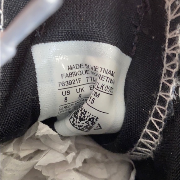 Hello Kitty Hi-Top Converse - Picture 6 of 7